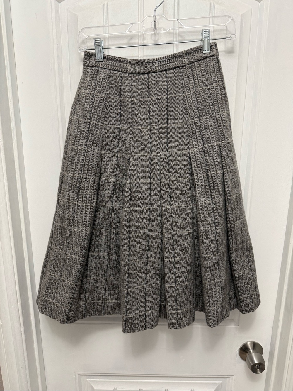 Vintage Gray Plaid Herringbone Pleated Knee Lgth Skirt Lined Wool Blend XS (5-4